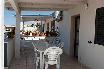 Mareinsicilia: Appartamenti Larica Cava dʼAliga