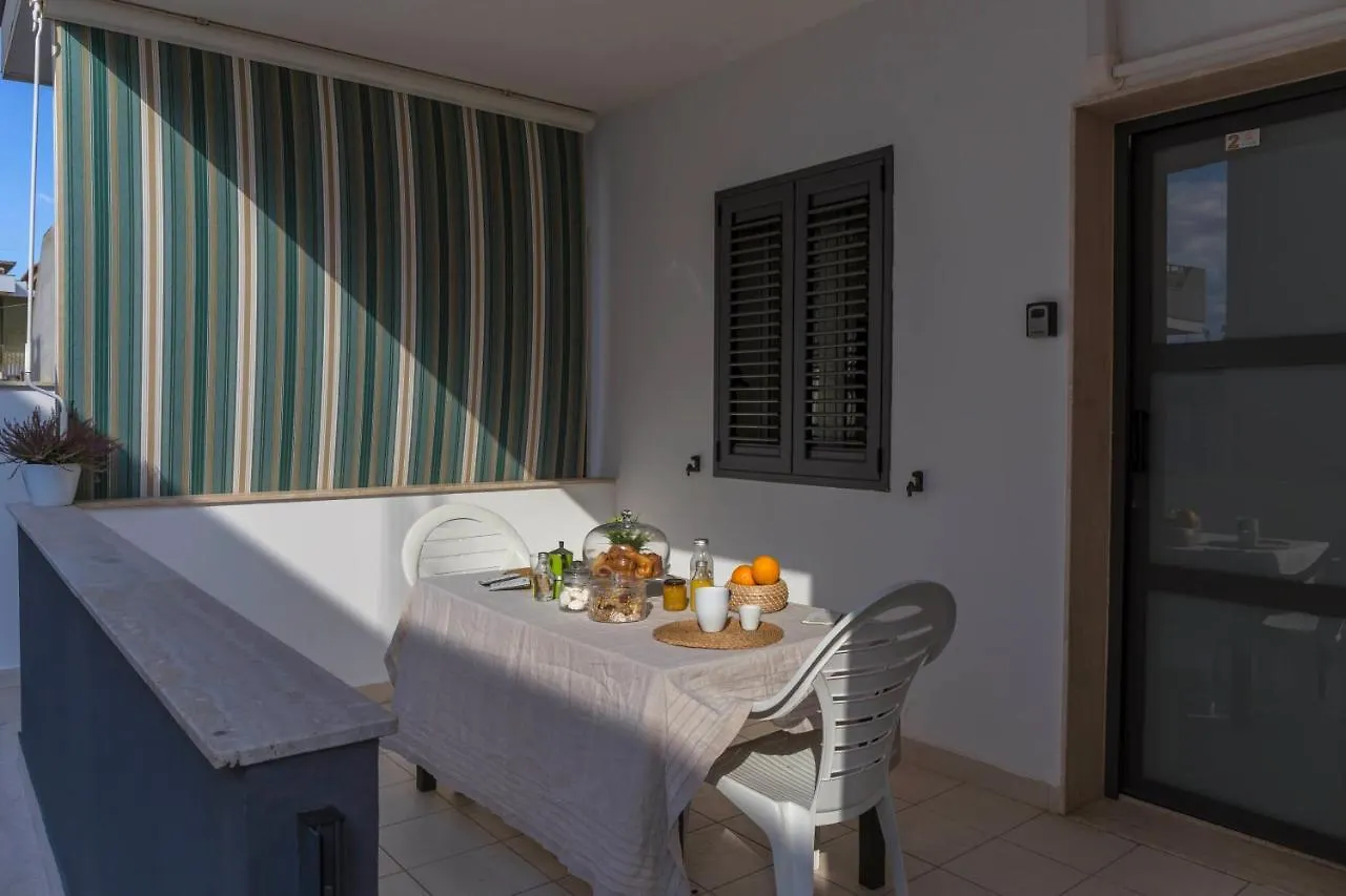 Mareinsicilia: Appartamenti Larica Cava dʼAliga Apartman