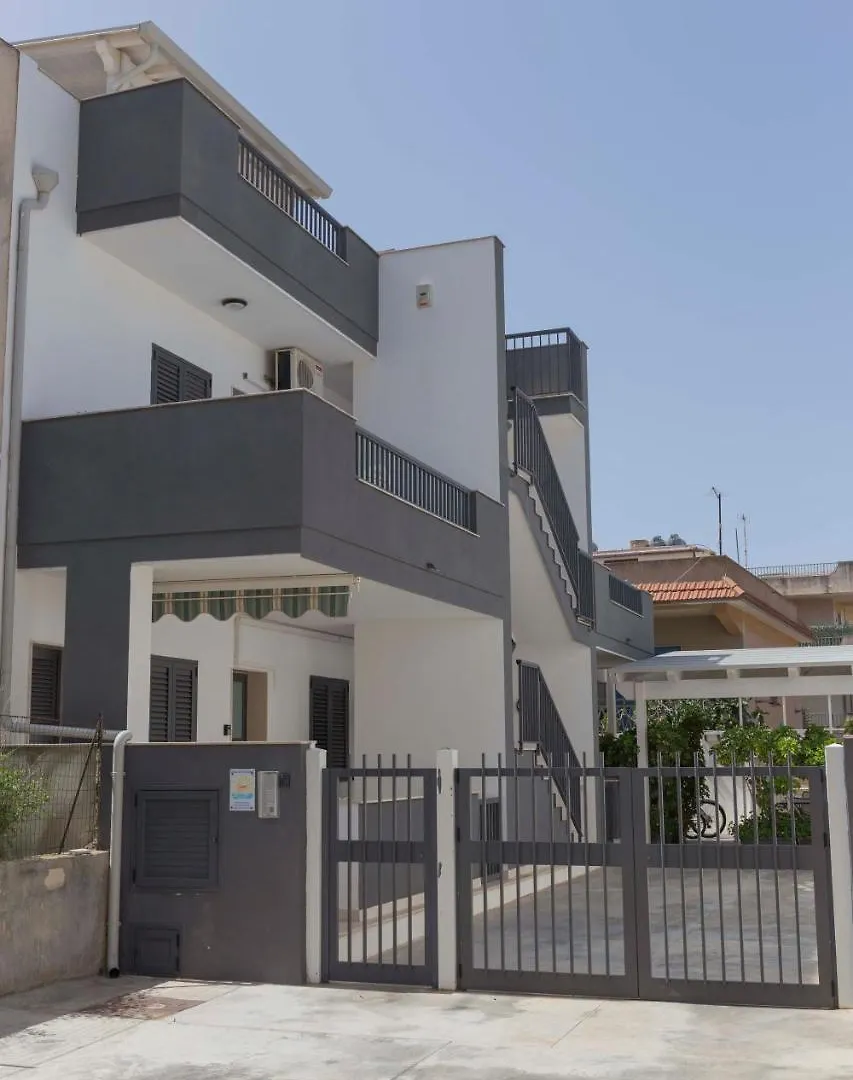 Mareinsicilia: Appartamenti Larica Cava dʼAliga Olaszország
